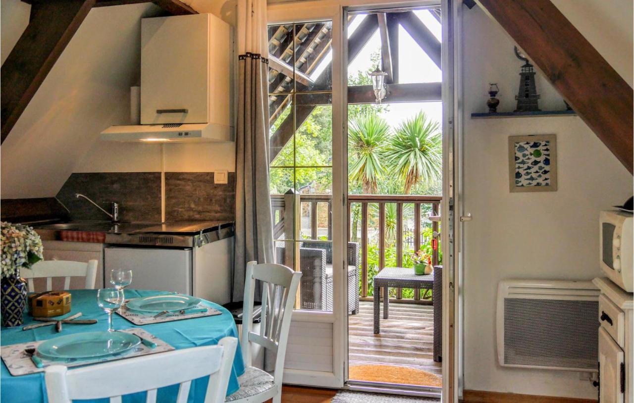 Awesome Apartment In Vasteville With Kitchenette Exterior foto