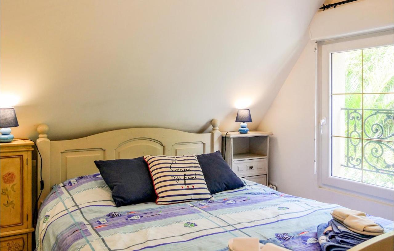 Awesome Apartment In Vasteville With Kitchenette Exterior foto